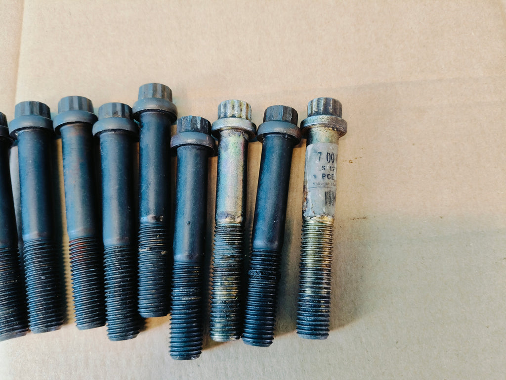 0010329681 CLAAS AXION 840 C-MATIC 240KM 12KT-SCREW WITH FLANGE M16X100