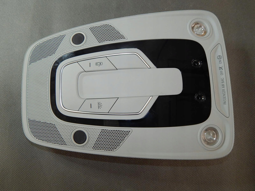 8IN0947135D HEADLINER LAMP