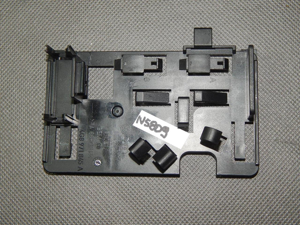 A7 4G MOUNT FUSE HOLDER 4G8971845A