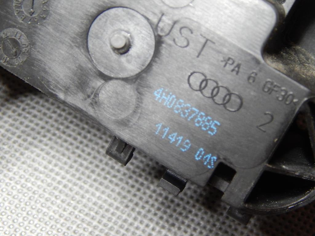 A8 D4 HANDLE LEFT REAR KEYLESS LX7W 4H0837885