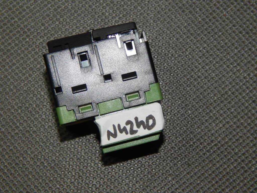 A8 D4 TOWING ALARM SWITCH 4G0962109