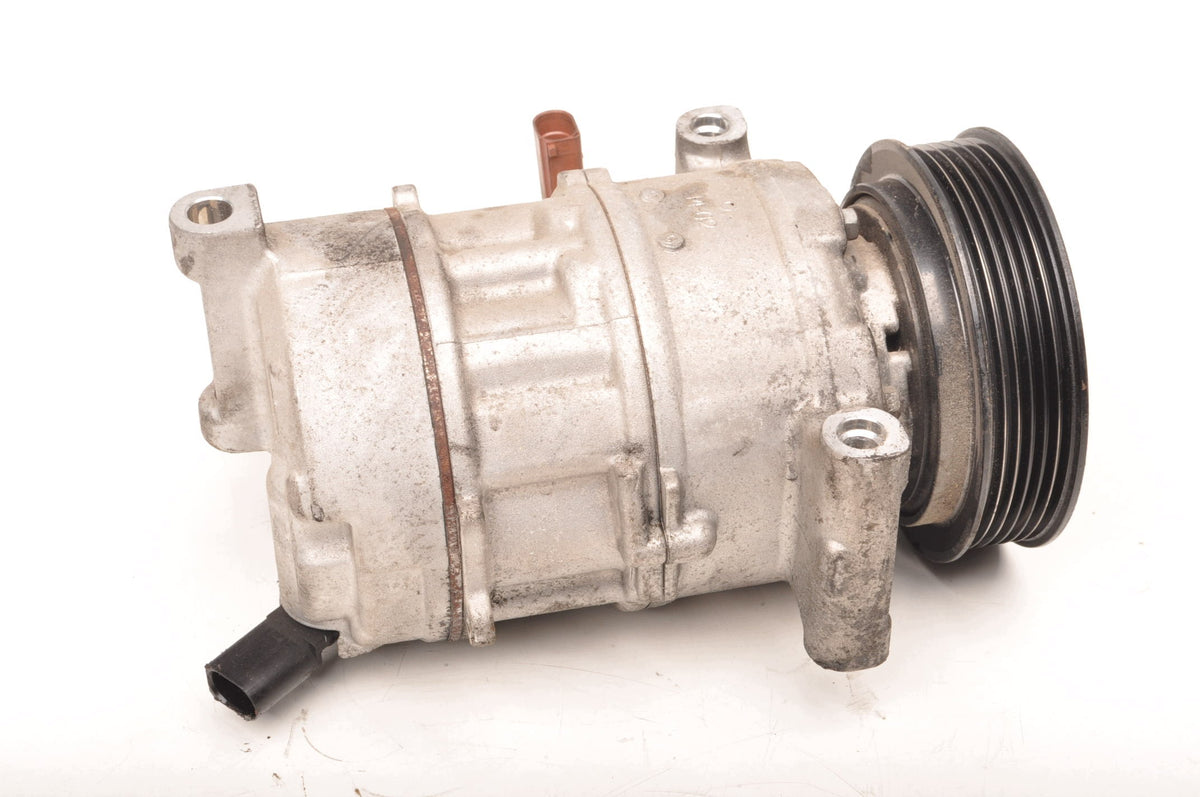AIR CONDITIONING COMPRESSOR AUDI A5 AND 2.0 TDI 143KM