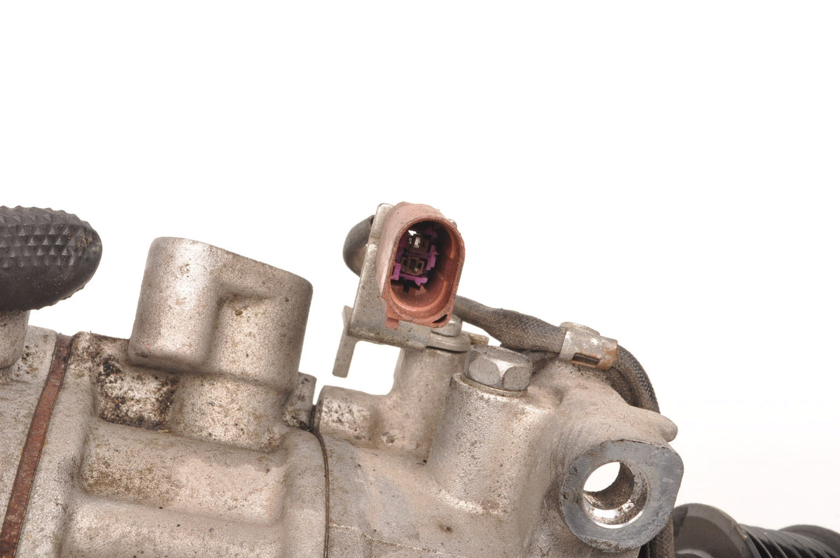AIR CONDITIONING COMPRESSOR AUDI A5 AND 2.0 TDI 143KM