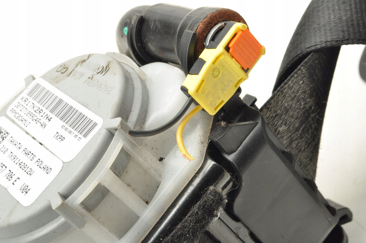 AUDI A1 SEAT BELT RIGHT FRONT 8X3857706E HB 5D