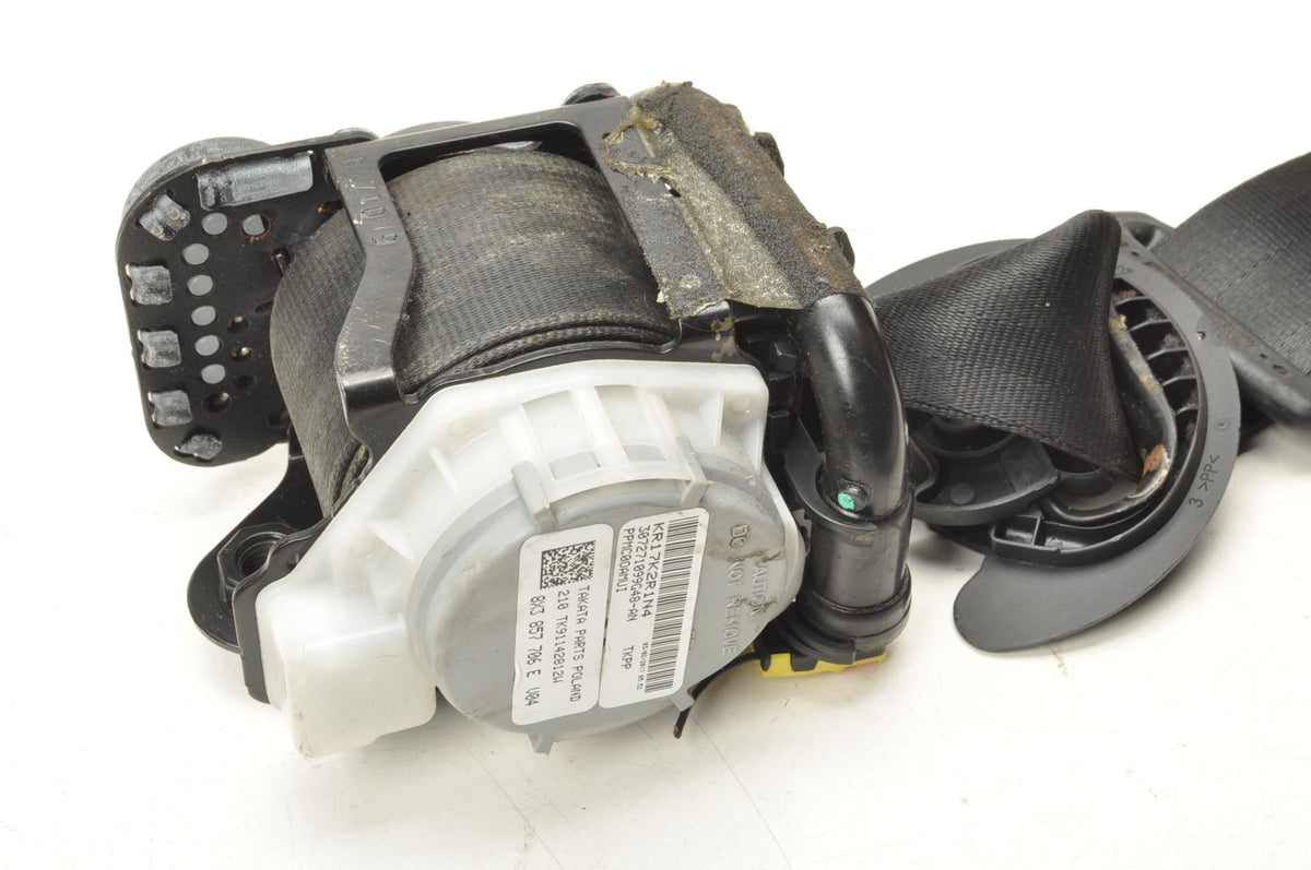 AUDI A1 SEAT BELT RIGHT FRONT 8X3857706E HB 5D