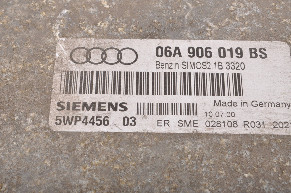 AUDI A3 1.6 COMPUTER ENGINE DRIVER 06A906019BS