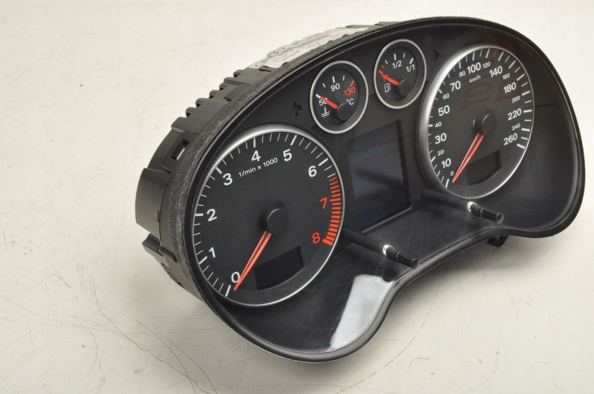 AUDI A3 8P 2.0 FSI COUNTER CLOCKS 8P0920931A