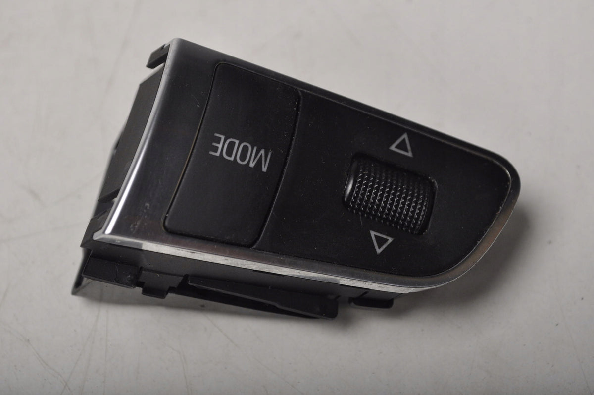 AUDI A3 8P RADIO SWITCHES 4E0951527AD LIFT
