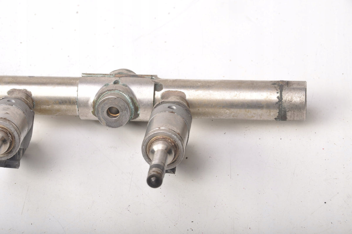 AUDI A3 8V 1.0 TFSI 115KM INJECTION RAIL 0261500350