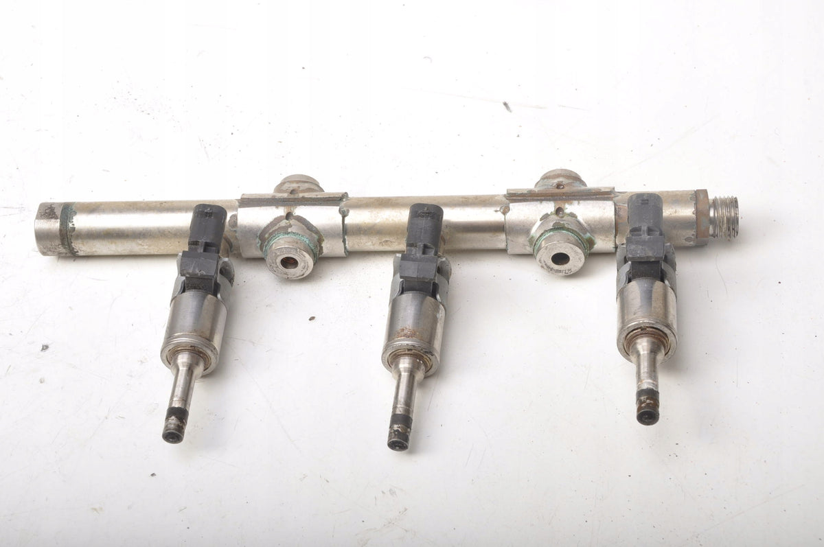 AUDI A3 8V 1.0 TFSI 115KM INJECTION RAIL 0261500350