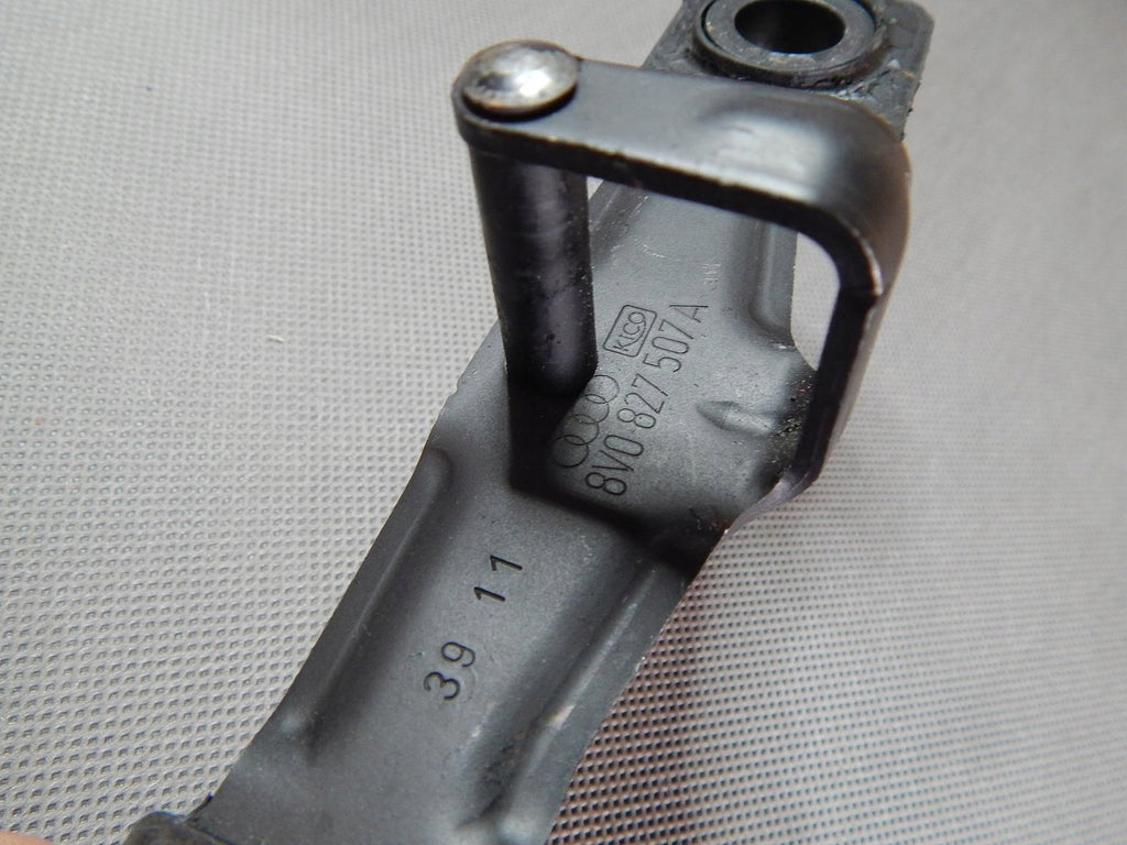 AUDI A3 8V 1.8 TFSI FLAP LOCK BOLT 8V0827507A