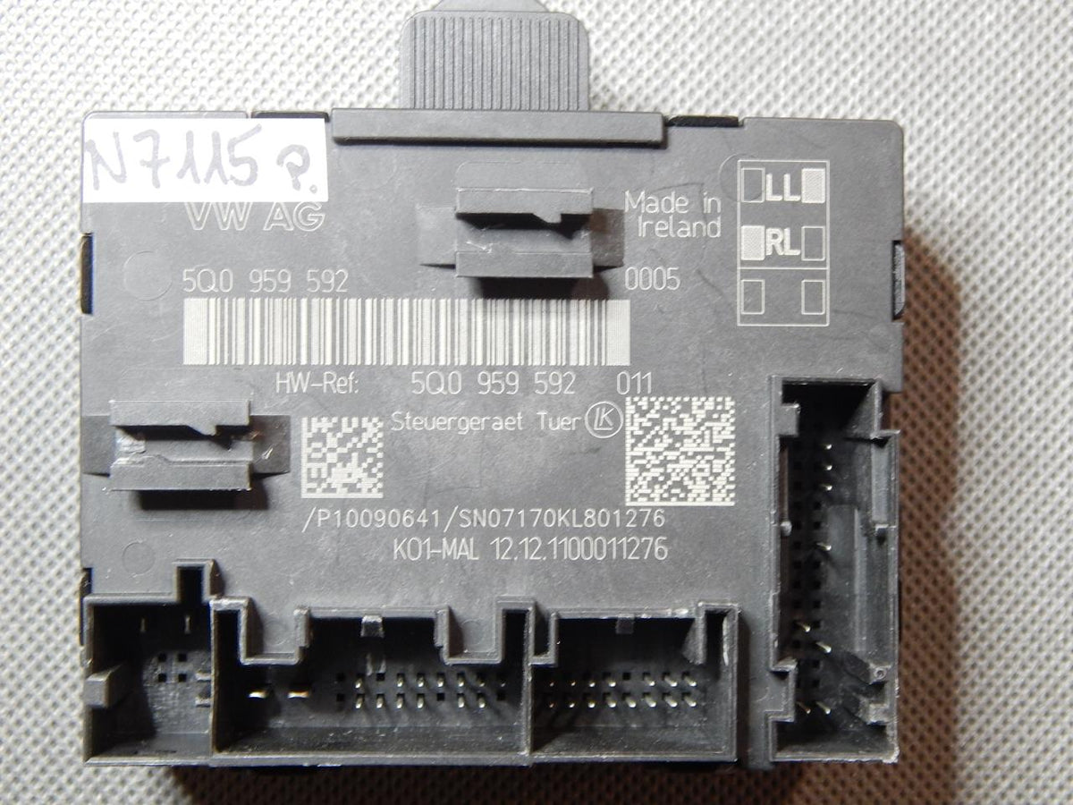 AUDI A3 8V RIGHT DOOR MODULE 3 DOORS 5Q0959592