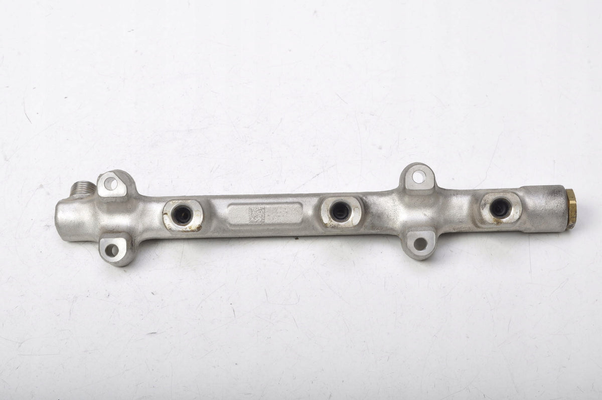 AUDI A3 8Y 1.0 TFSI INJECTION RAIL 05C133320A