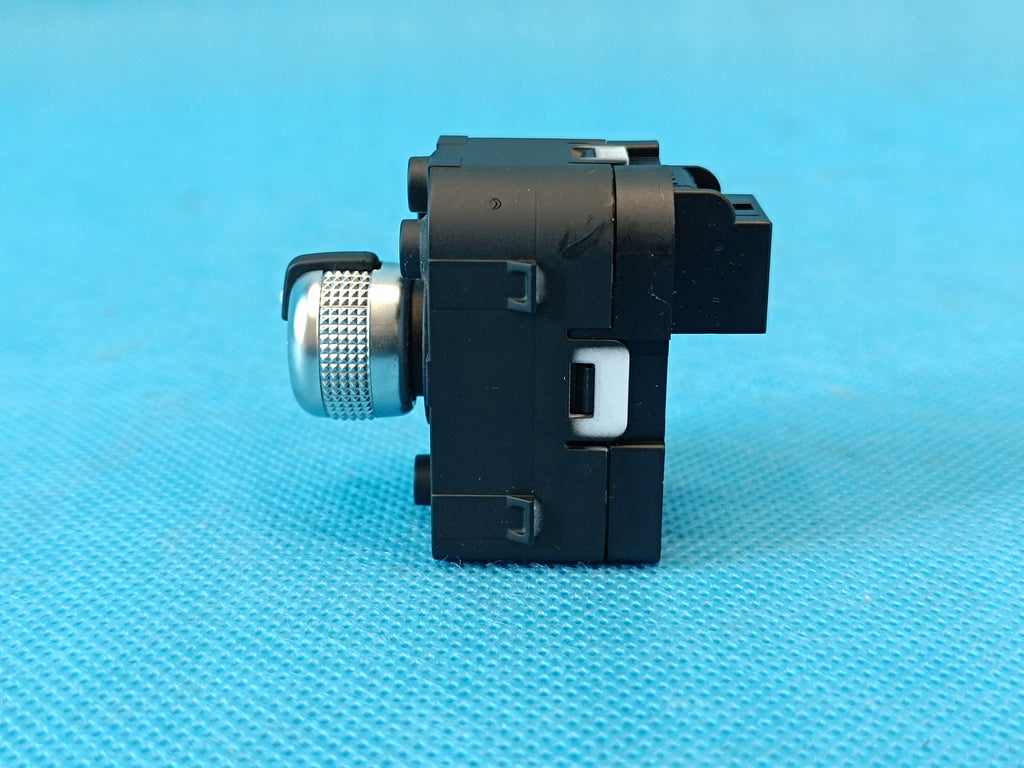 AUDI A3 8Y LIFT 1.5 TSI 2025 R MIRROR ADJUSTMENT SWITCH 4M0959565S