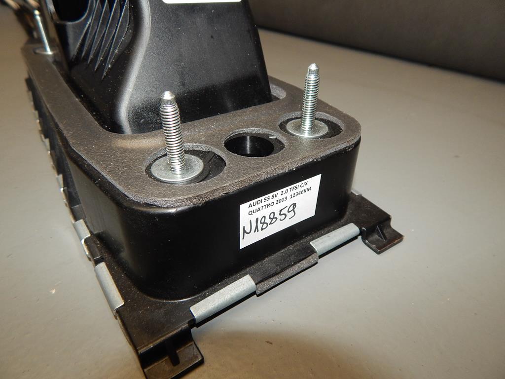 AUDI A3 S3 8V GEAR JACK SELECTOR 5Q0711049AK