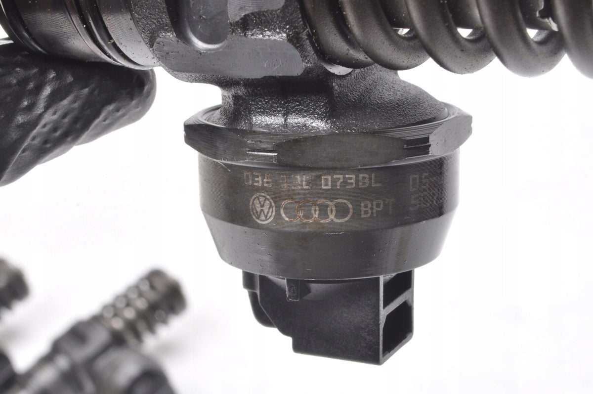 AUDI A3 VOLKSWAGEN PASSAT B5 POLO IV 1.4 TDI 70KM PUMP INJECTION 038130073BL
