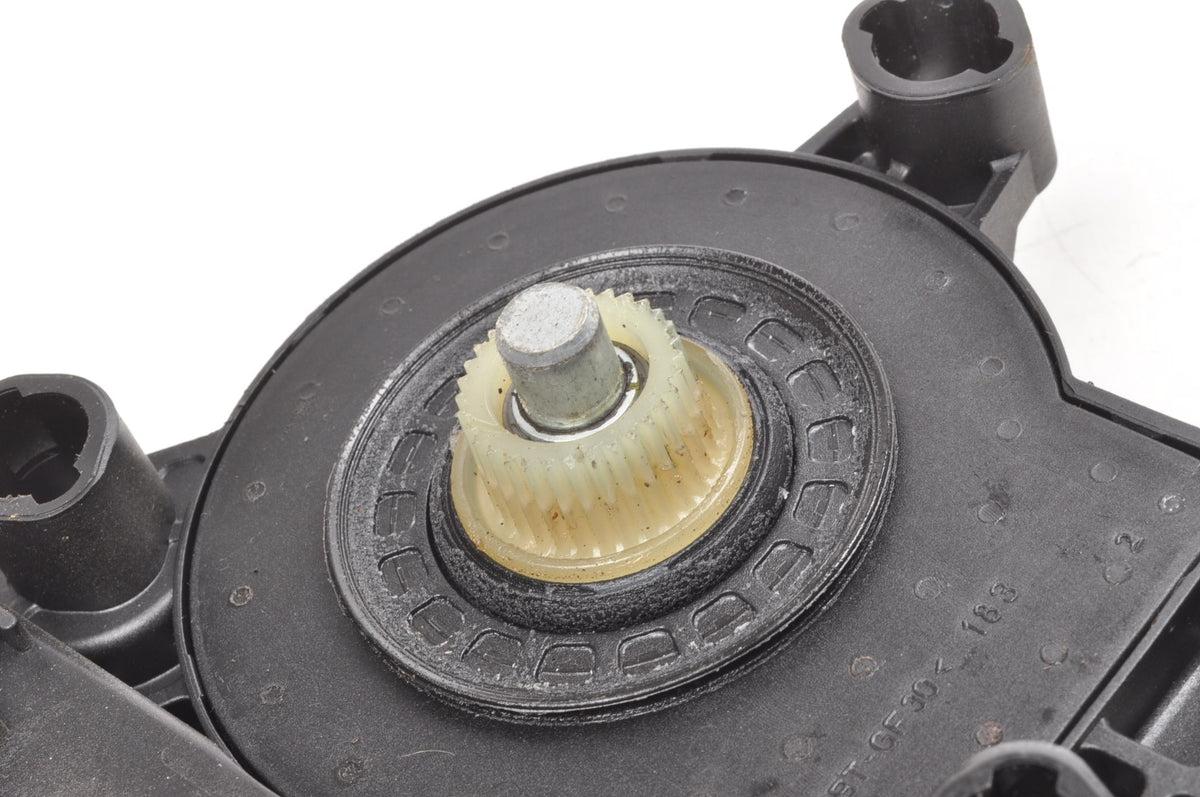 AUDI A4 B7 WINDOW MOTOR LEFT FRONT 8H2959801D