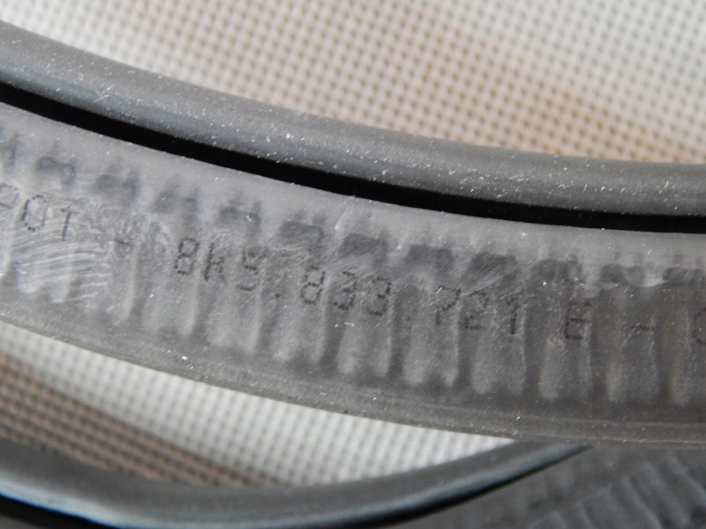 AUDI A4 B8 DOOR SEAL REAR 8K5833721E