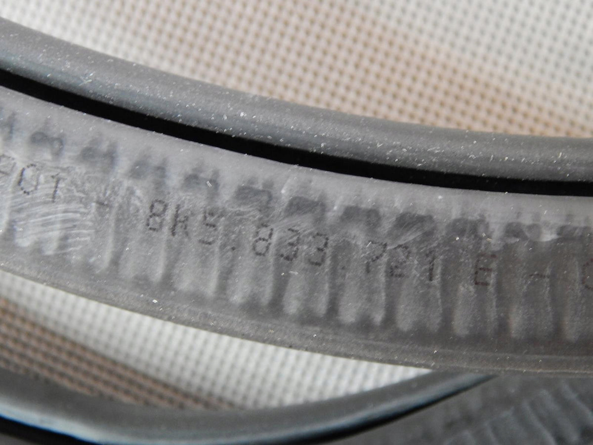 AUDI A4 B8 DOOR SEAL REAR 8K5833721E
