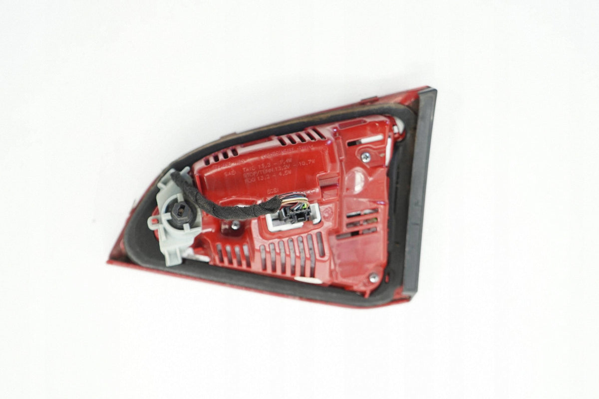 AUDI A4 B8 LIFT 15R STATION WAGON LAMP IN FLAP LEFT REAR 8K9945093E