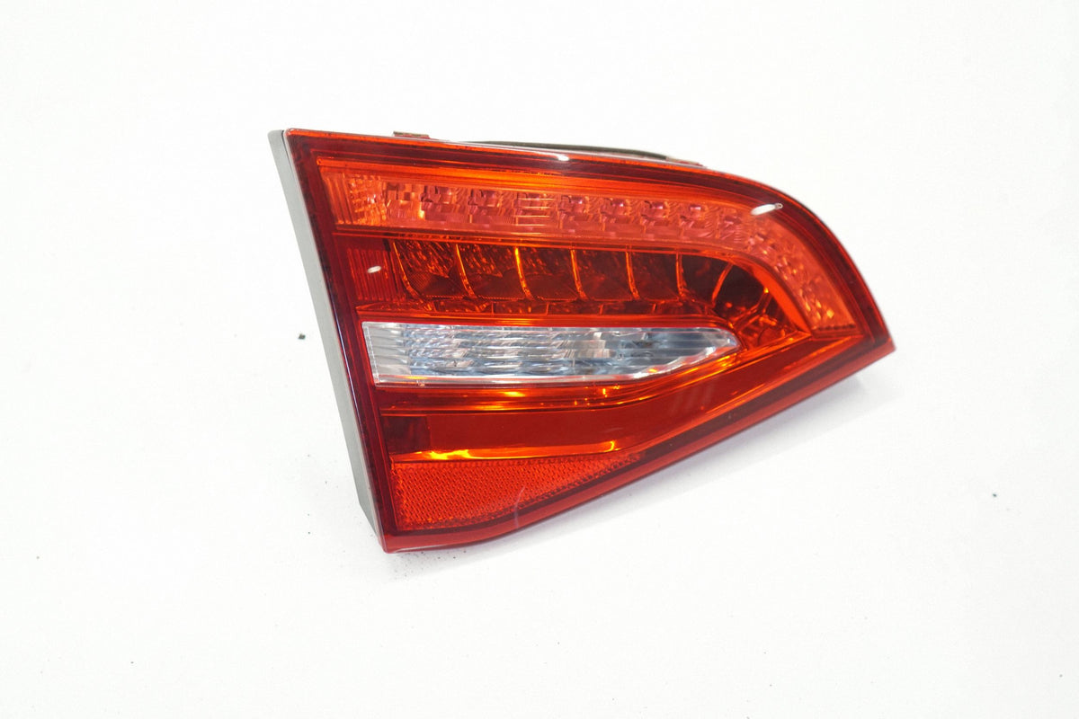 AUDI A4 B8 LIFT 15R STATION WAGON LAMP IN FLAP LEFT REAR 8K9945093E