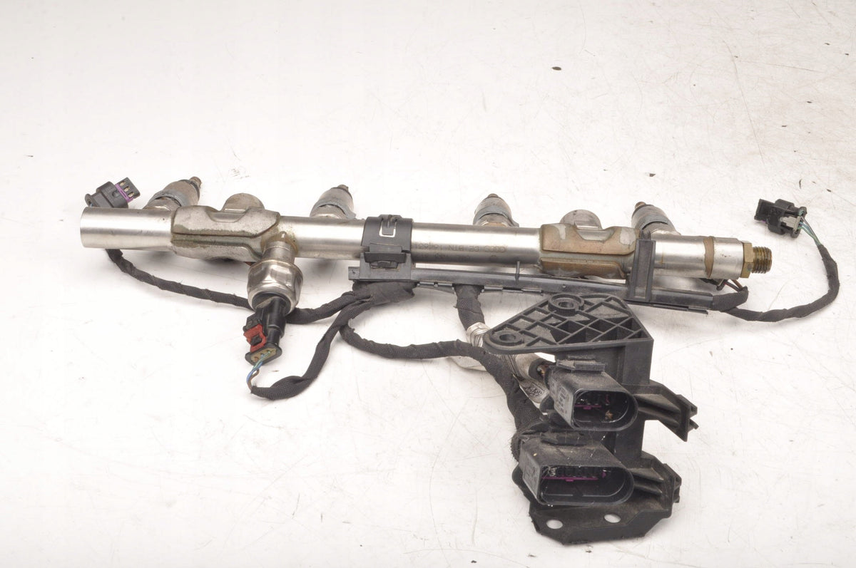 AUDI A4 B9 2.0 TFSI 16V INJECTION RAIL INJECTION 06L133317E 06L906A01