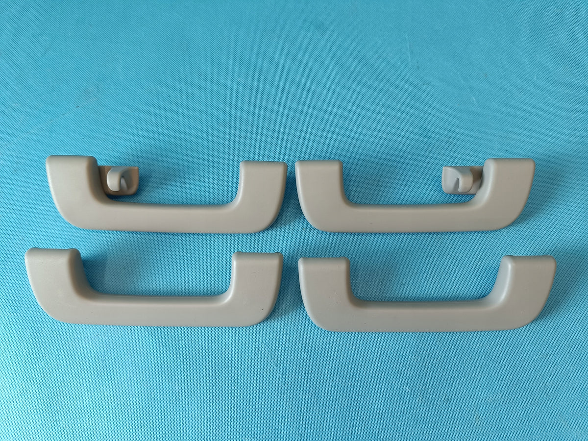AUDI A4 B9 AVANT 2.0 TFSI 150KW 4x4 2023 R HEADLINER HANDLES DT4 8W0857608
