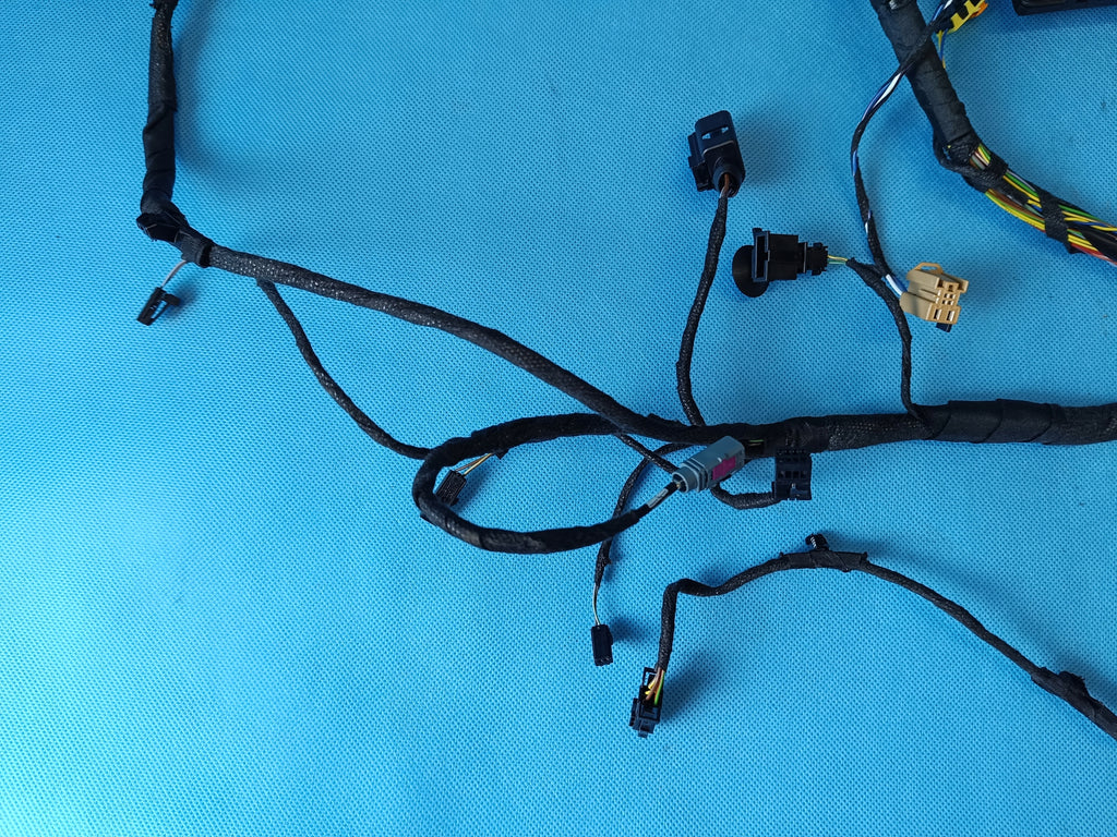 AUDI A4 B9 AVANT 2.0 TFSI 4x4 2023R BEAM TAILGATE MODULE 4M8959107A