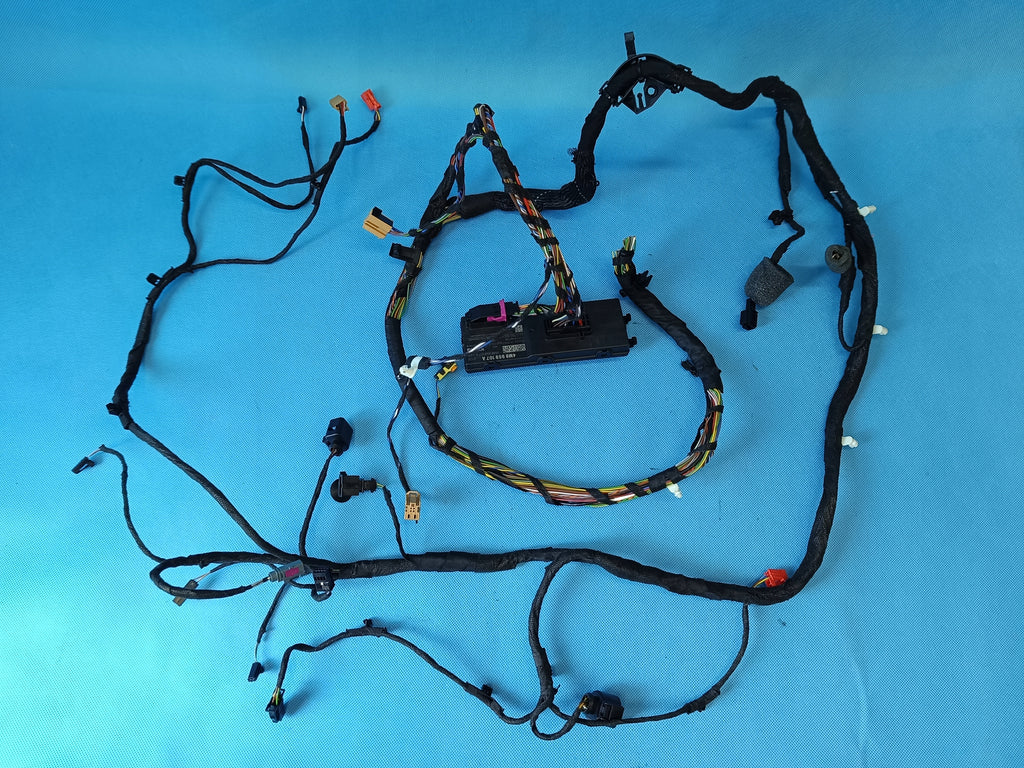 AUDI A4 B9 AVANT 2.0 TFSI 4x4 2023R BEAM TAILGATE MODULE 4M8959107A