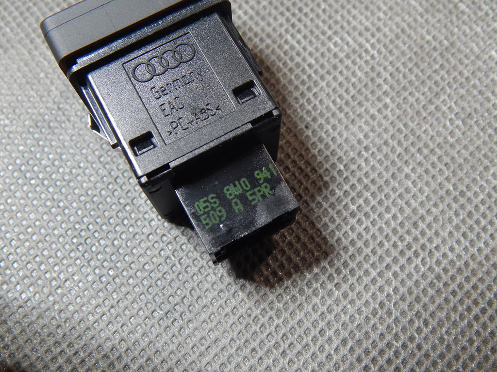 AUDI A4 B9 EMERGENCY BUTTON 8IN0941509A