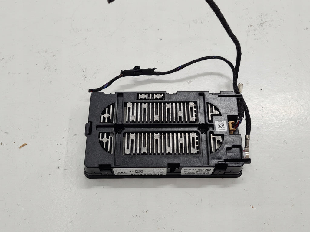 AUDI A4 B9 PHONE INDUCTION CHARGER 8W0035502A