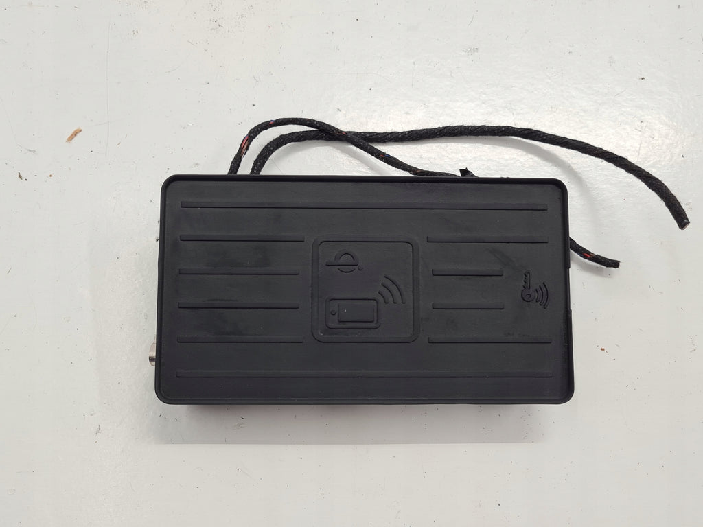 AUDI A4 B9 PHONE INDUCTION CHARGER 8W0035502A