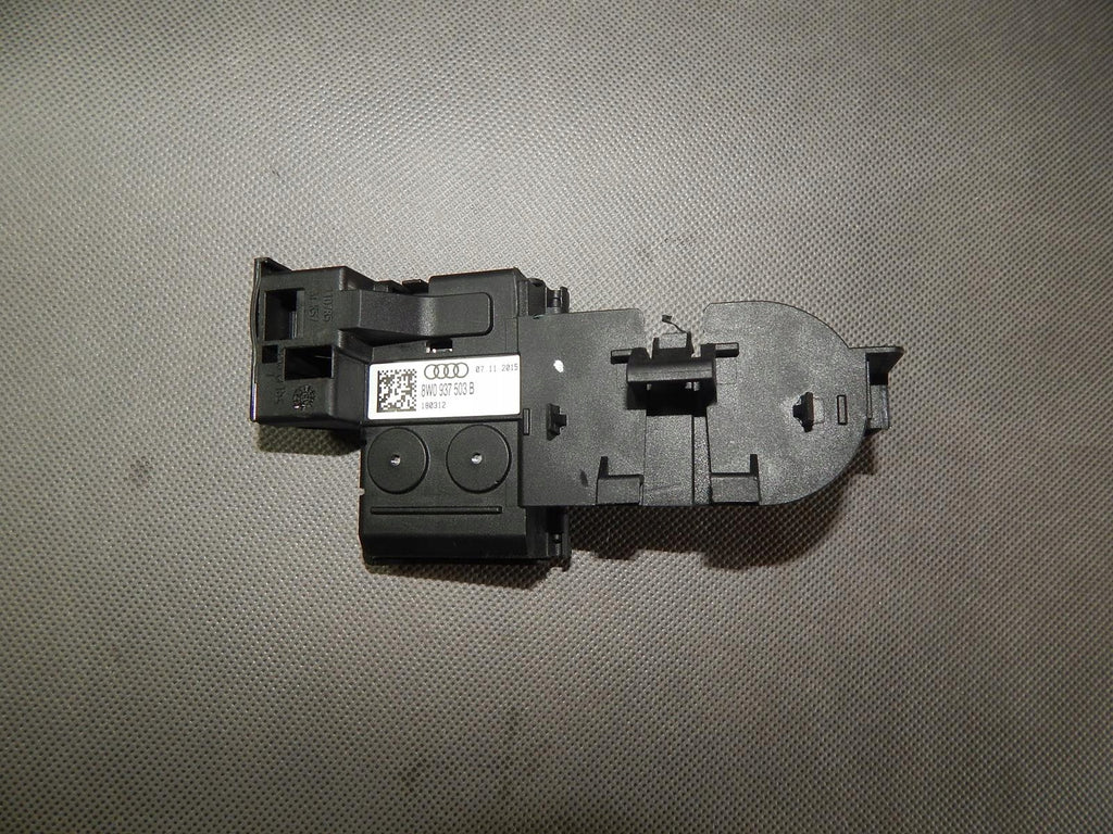 AUDI A4 B9 SPLITTER BOX 8IN0937503B