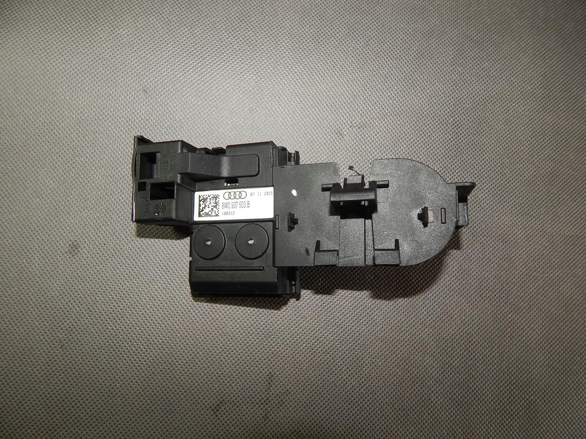 AUDI A4 B9 SPLITTER BOX 8IN0937503B