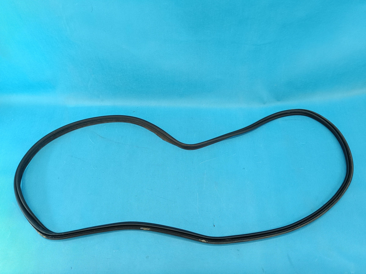 AUDI A4 B9 Sedan LIFT 2.0 TFSI 110KW 2023 R TRUNK SEAL 8W5827705E