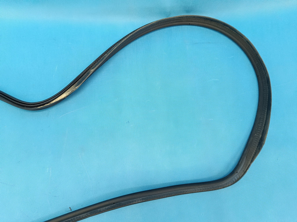 AUDI A4 B9 Sedan LIFT 2.0 TFSI 110KW 2023 R TRUNK SEAL 8W5827705E