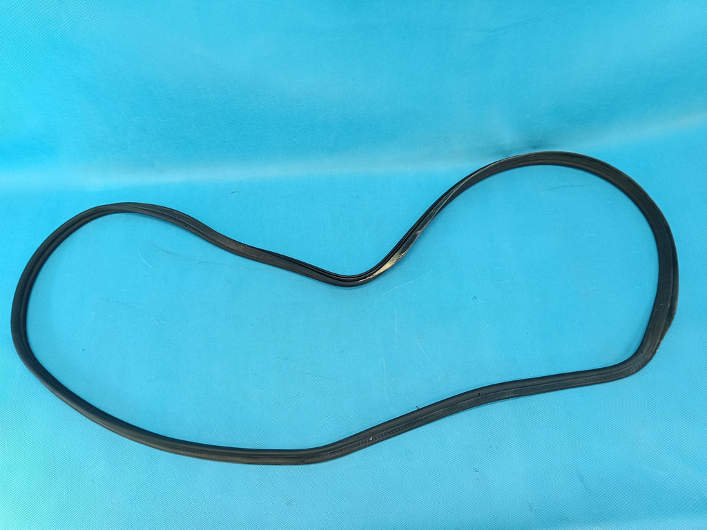 AUDI A4 B9 Sedan LIFT 2.0 TFSI 110KW 2023 R TRUNK SEAL 8W5827705E