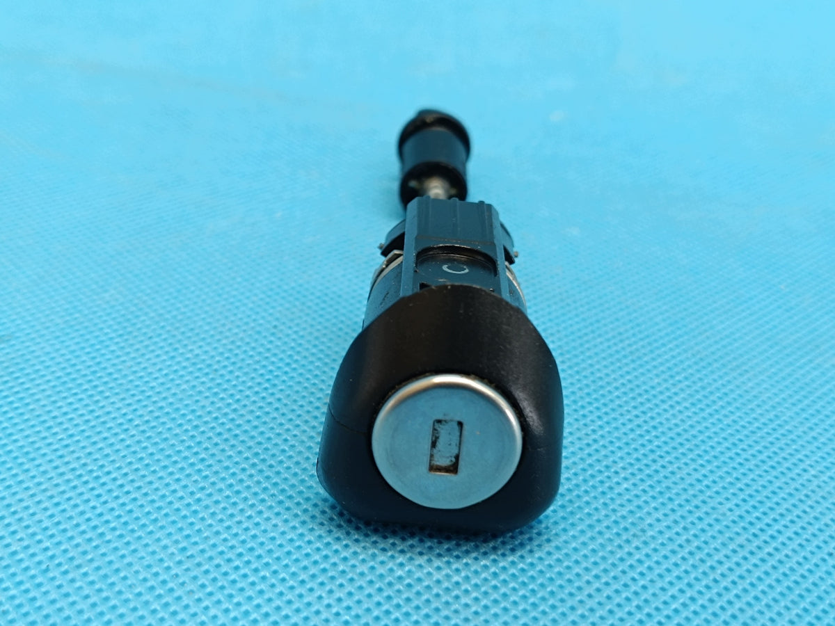 AUDI A4 B9 Sedan LIFT 2023 R KEYS LOCK INSERT 4M0959754CS 8W1837167E