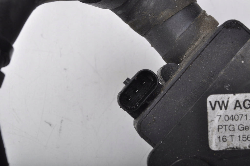 AUDI A4 B9 WATER PUMP 04L965559A