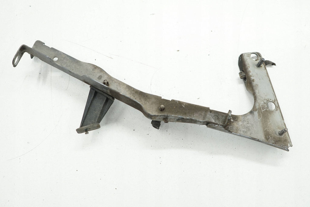 AUDI A5 8T LIFT 12R BRACKET FENDER MOUNT LEFT FRONT LX7R 8T0821135C