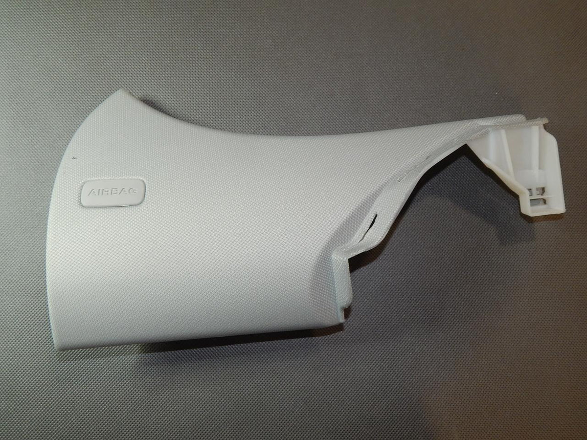 AUDI A5 8T POST COVER RIGHT REAR 8T8867246A
