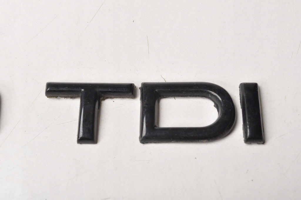 AUDI A5 I LOGO STAMP EMBLEM BACK LETTER INSCRIPTION NUMBERS Quattro