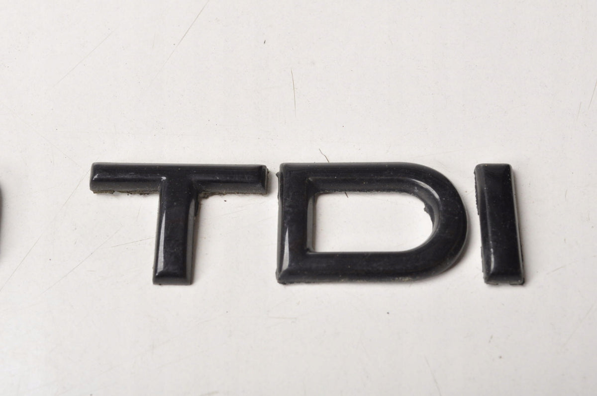 AUDI A5 I LOGO STAMP EMBLEM BACK LETTER INSCRIPTION NUMBERS Quattro