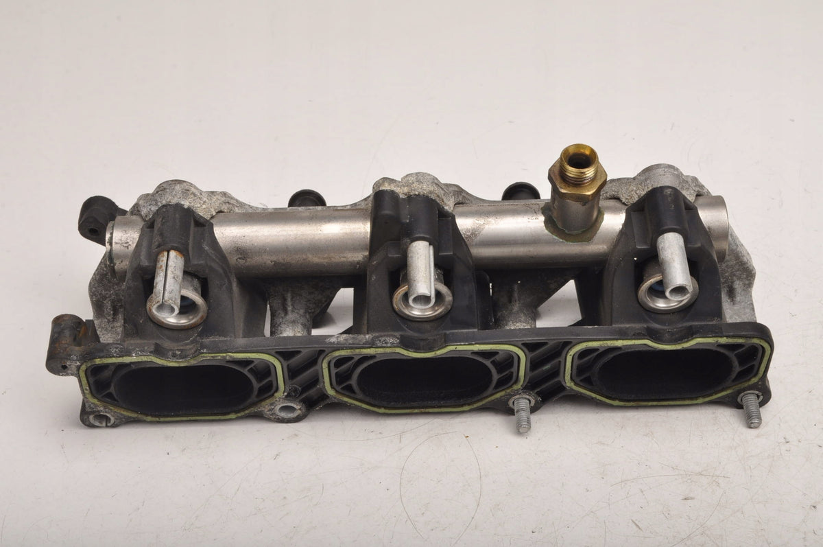 AUDI A6 C6 2.8 FSI 210KM INJECTION RAIL 06E130090D 2006/11 - 2008/10