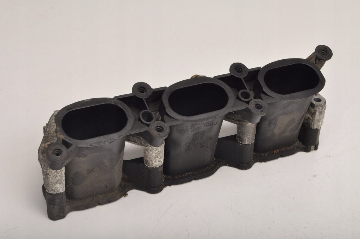 AUDI A6 C6 2.8 FSI 210KM INJECTION RAIL INJECTION 06E133109J