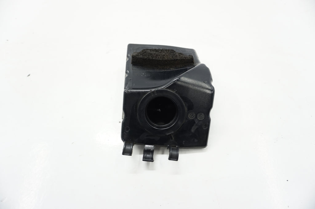 AUDI A6 C6 AIR RESONATOR 2.8FSI 06E133911F
