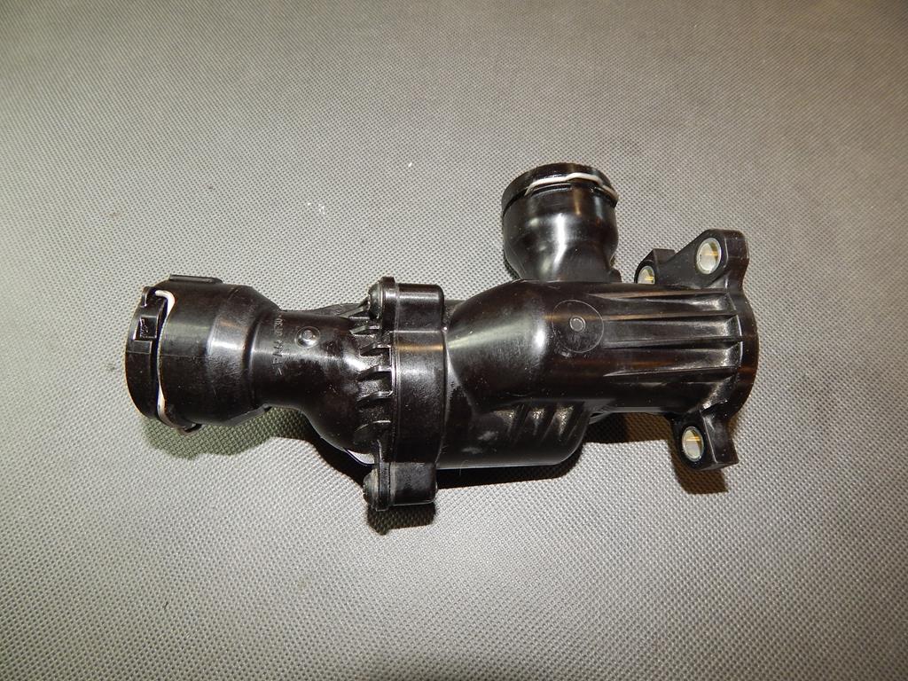 AUDI A6 C7 2.0 TDI THERMOSTAT HOUSING 04L121111E