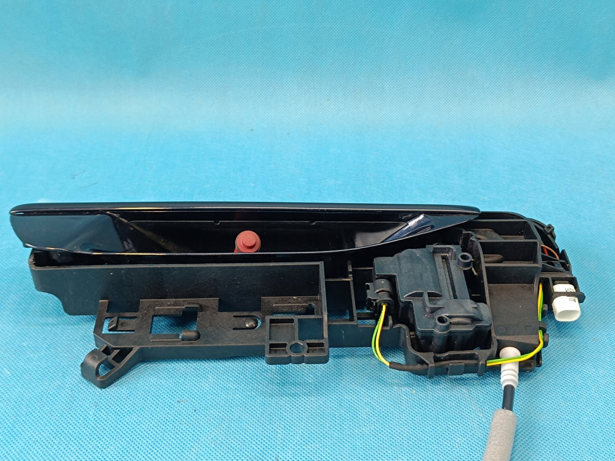AUDI A6 C9 AVANT 2.0 TDI 2026 R GUIDE KESSY DOOR RIGHT REAR 8B3837812N