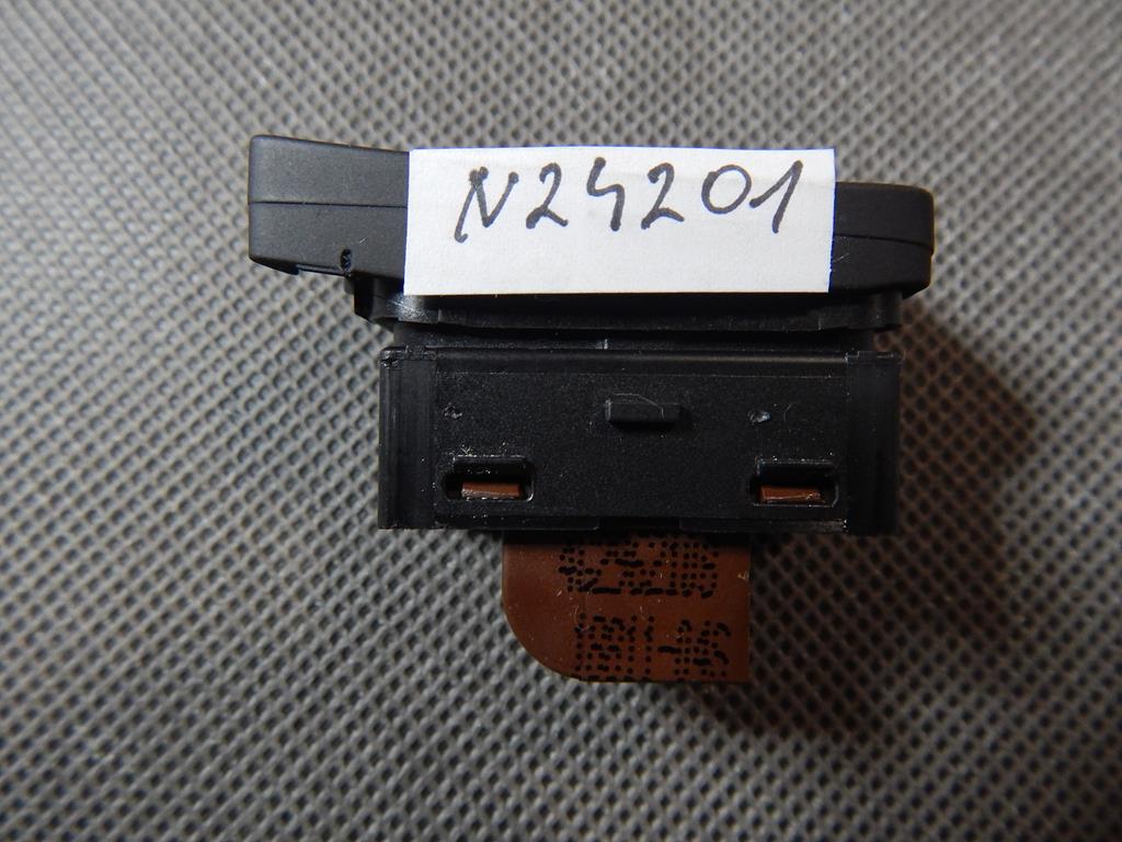 AUDI A6 S6 4G DOOR LOCK SWITCH 4G2962106