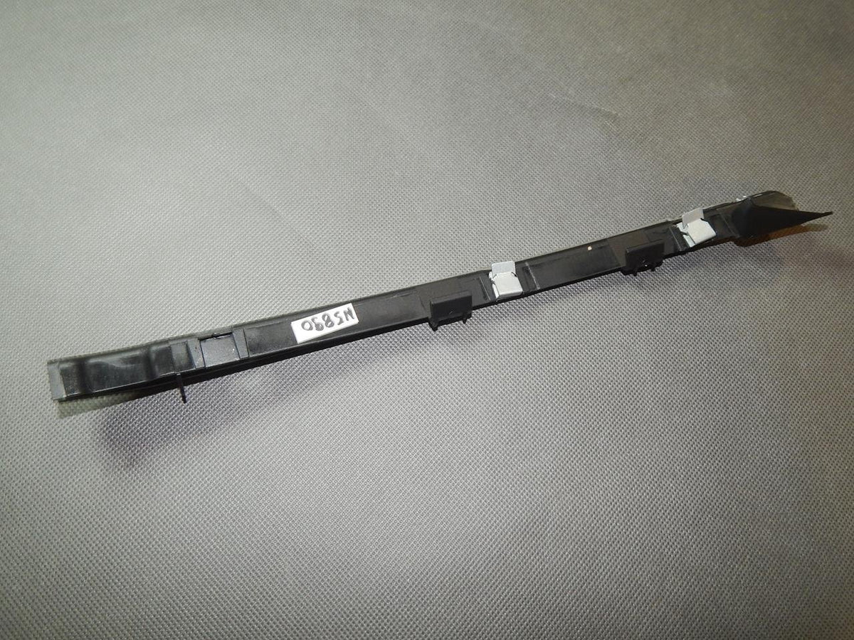 AUDI A7 4G DOOR SEAL HOLDER 4G8839152B